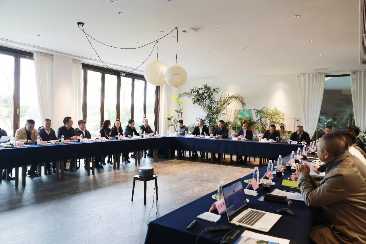 党建引领聚合力 政企协同促发展